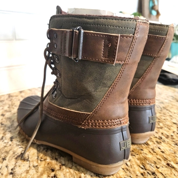 JBU Rain Boots, Size 7.5 - Picture 4 of 10